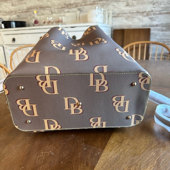 Dooney and Bourke Brenna satchel - Picture 4 of 6